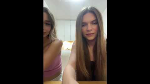 Media: emilyandmira Bongacams 2024-10-14 16:46:00