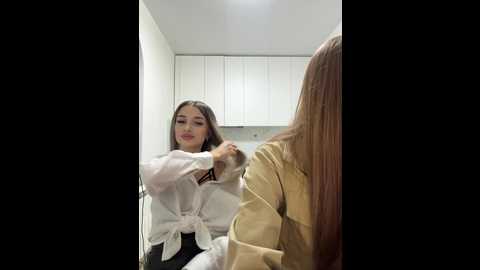 Media: emilyandmira Bongacams 2024-10-15 15:42:00