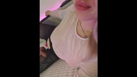 Media: elaizza Bongacams 2024-10-16 05:59:00