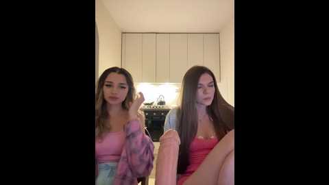 Media: emilyandmira Bongacams 2024-10-16 22:12:00