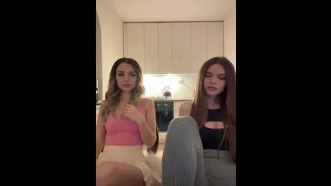 Media: emilyandmira Bongacams 2024-10-19 19:02:00
