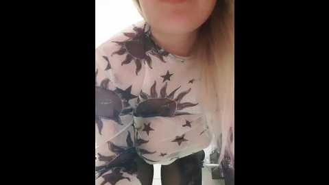 Media: elaizza Bongacams 2024-10-20 05:54:00