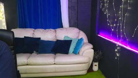 Media: alisaaleks Bongacams 2024-10-30 12:00:00