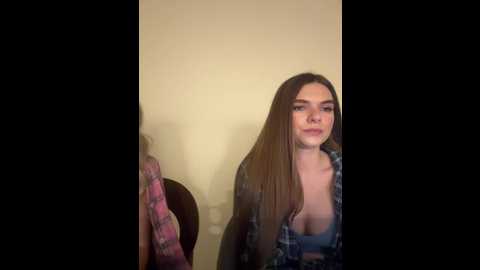 Media: emilyandmira Bongacams 2024-10-30 18:26:00