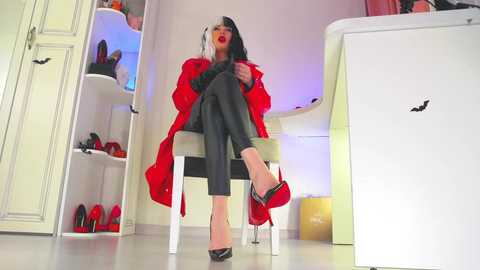 Media: femdomheels Bongacams 2024-10-31 17:38:00
