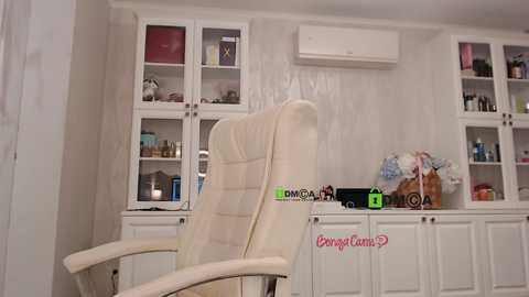 Media: annadaisy1 Bongacams 2024-11-01 02:46:00