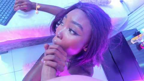 Media: hellenandmiike Bongacams 2024-11-10 02:06:00