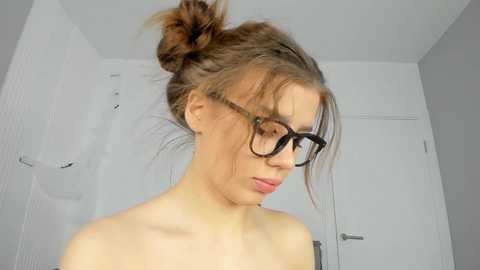Media: dolly_ll Bongacams 2024-11-14 22:15:00