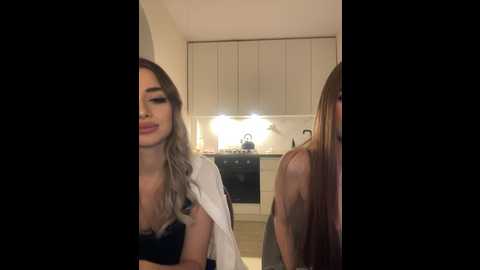 Media: emilyandmira Bongacams 2024-11-16 22:00:00