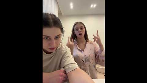 Media: vibromashulkadashulka Bongacams 2024-11-16 06:54:00