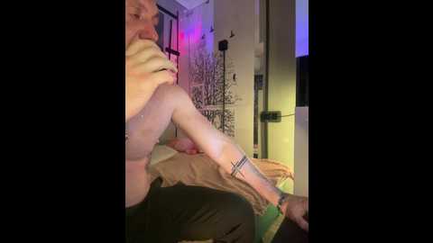 Media: vik1one1 Bongacams 2024-11-18 07:32:00