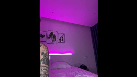 Media: twins666 Bongacams 2024-11-20 01:55:00