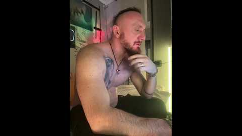 Media: vik1one1 Bongacams 2024-11-20 07:26:00