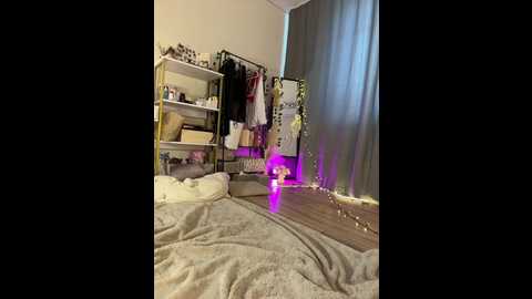 Media: emmacrystall Bongacams 2024-11-23 07:21:00