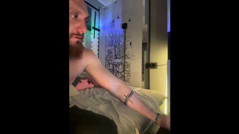 Media: vik1one1 Bongacams 2024-11-25 06:36:00