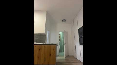 Media: monikayyy Bongacams 2024-12-04 11:37:00