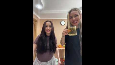 Media: myyyfacts Bongacams 2025-06-02 08:27:00