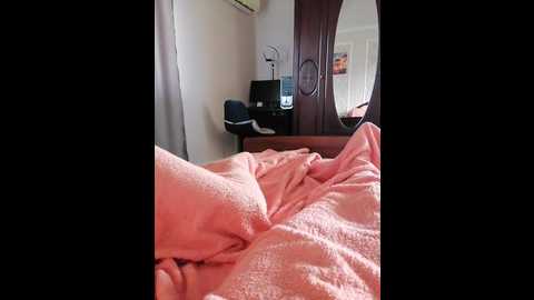 p_a_n_t_h_e_r @ bongacams on 20250613