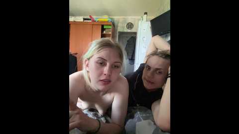 emosexxx @ bongacams on 20250616