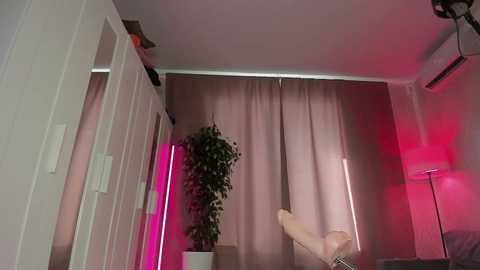juicy_vikki @ bongacams on 20250716