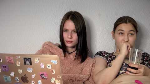 Media: 2love_love2 Bongacams 2025-07-22 18:27:00