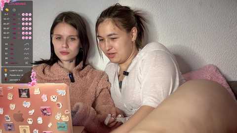 Media: 2love_love2 Bongacams 2025-08-06 20:04:00