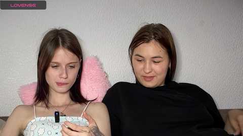 Media: 2love_love2 Bongacams 2025-08-07 00:12:00