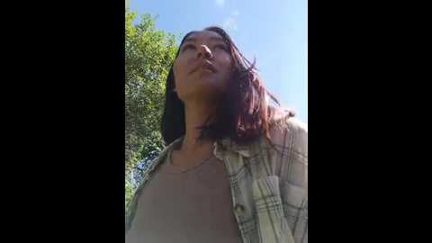 luu_lii77 @ bongacams on 20250816