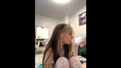 serotoninnn1 @ bongacams on 20250819