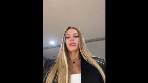 Media: blondinochkaa Bongacams 2025-09-01 11:24:00