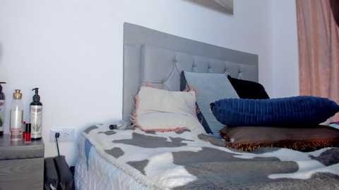 Media: idaly_carlos Bongacams 2025-09-18 03:33:00