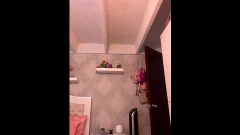 Media: sallyeleins Bongacams 2025-09-26 02:07:00