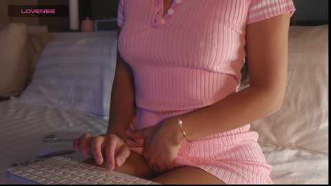 Media: sara_ Bongacams 2025-09-30 21:05:00