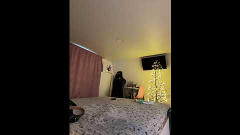 Media: _maybebaby_ Bongacams 2025-10-17 06:45:00