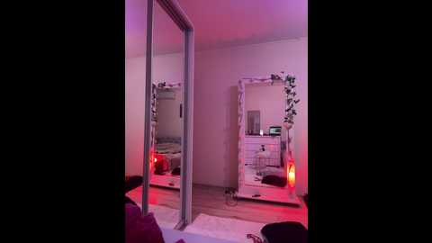 Media: alise8881 Bongacams 2025-10-18 19:57:00