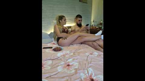 Media: sweetcoople Bongacams 2025-10-26 12:19:00