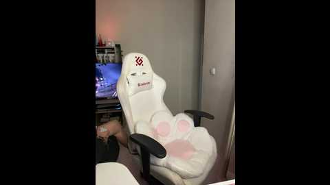 Media: yololove Bongacams 2025-10-26 14:46:00