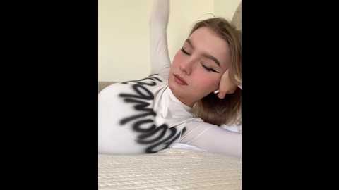 Media: nezukoo Bongacams 2025-10-27 11:39:00