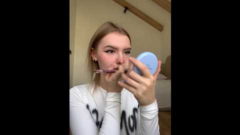 Media: nezukoo Bongacams 2025-10-27 12:32:00