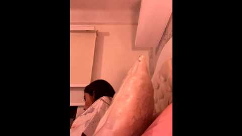 Media: sallyeleins Bongacams 2025-10-28 02:40:00