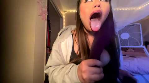 busty_te3n18 @ chaturbate on 20230828