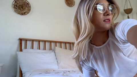 Media: littlegreekflower Chaturbate 2023-08-28 13:28:00