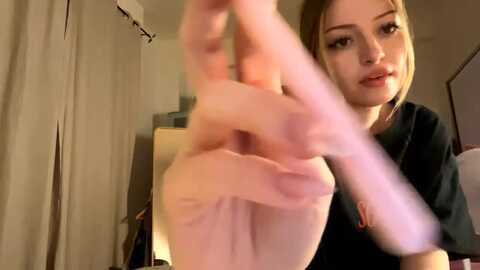 Media: str4wb3rrycat Chaturbate 2023-08-28 14:16:00
