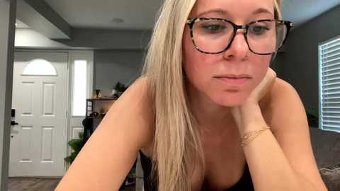 Media: texas_blonde Chaturbate 2023-09-01 17:19:00