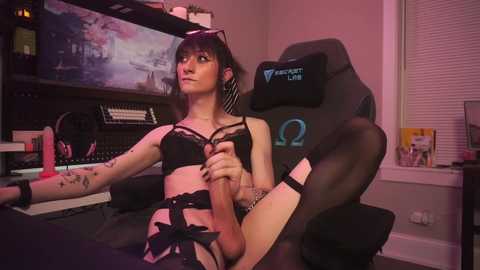 Media: amirinsworld Chaturbate 2023-09-04 01:40:00