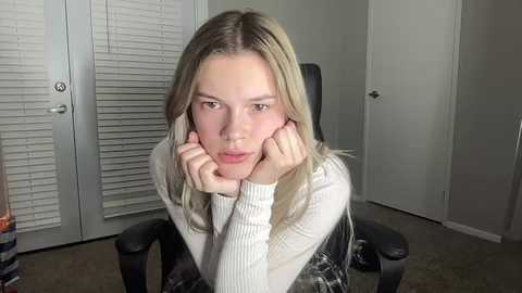 Media: sarahcupcakes2005 Chaturbate 2023-09-06 03:22:00