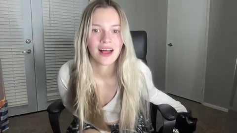 Media: sarahcupcakes2005 Chaturbate 2023-09-06 03:44:00