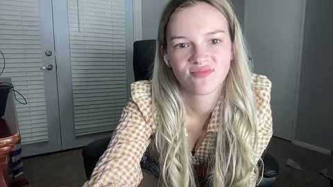 Media: sarahcupcakes2005 Chaturbate 2023-09-07 08:21:00