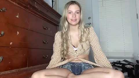 Media: sarahcupcakes2005 Chaturbate 2023-09-07 09:47:00