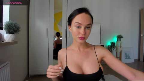 Media: roxy_blue_eyed_ Chaturbate 2023-09-08 12:05:00